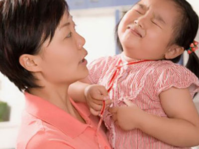5 mẹo đơn giản nhưng hiệu quả để trẻ tự lập, không bám dính lấy mẹ