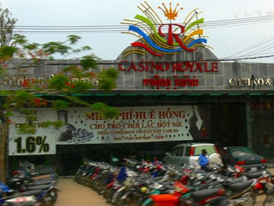 Bị chặt hai đốt ngón tay tại sòng bạc Campuchia