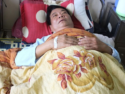 Chém bác sĩ nhập viện vì chuyện đi làm ngày Tết
