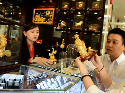 Gà vàng lên ngôi đón ngày Thần tài
