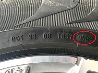 Cách tính tuổi cho lốp xe - tài xế Việt cần biết