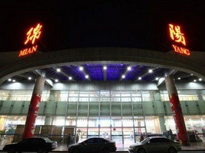 UFO ngăn cản ba máy bay Trung Quốc hạ cánh