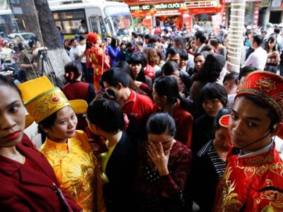 "Không có lệ mua vàng ngày vía Thần Tài mới được may mắn cả năm"