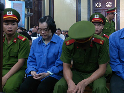 Vì sao Huyền Như không bị truy tố về tội "tham ô..." trong việc rút trên 1 nghìn tỷ của 5 công ty?