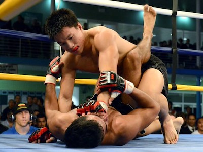 Võ sĩ UFC gốc Việt chia sẻ kinh nghiệm với người hâm mộ