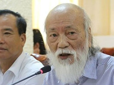 "Bộ GD&ĐT thay đổi liên tục khiến học sinh hoang mang"