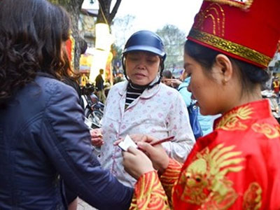 Giá vàng lao dốc, mua xong bước ra khỏi cửa đã lỗ