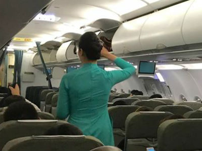 Phạt khách Trung Quốc dọa đánh tiếp viên Vietnam Airlines