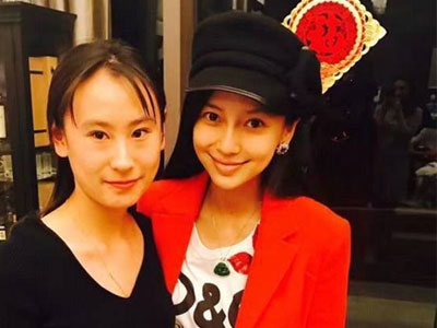 Sinh con chưa đầy 1 tháng, Angelababy đã gầy gò trông thấy