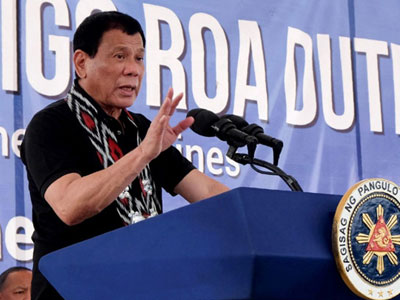 Tổng thống Philippines dọa ném bom nếu quân nổi dậy tấn công
