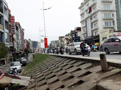 Hà Nội đề xuất hạ đê sông Hồng mở đường giao thông