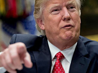 Cấp dưới phát hoảng vì cách điều hành của Donald Trump