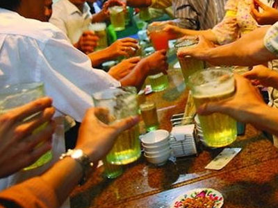 Chủ quán nhậu dùng súng bắn chết khách