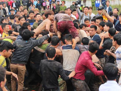 Trai làng băng ruộng, đè lên nhau cướp phết Hiền Quan