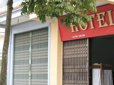 Lễ hội đền Trần: Khách sạn cháy phòng, nhà nghỉ hét giá gấp 3