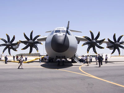 "Ngựa thồ hàng không" A400M gây khó cho châu Âu