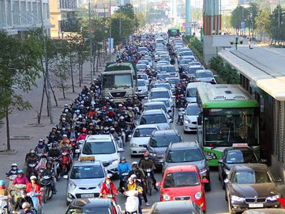 Thu phí, miễn phí: 2 từ khóa xóa ngay tắc đường