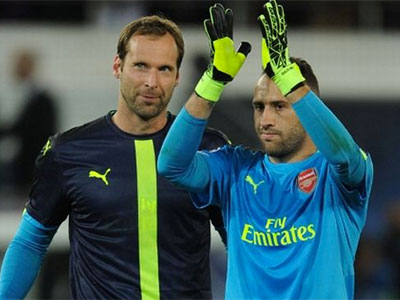 Wenger tính "trảm" Petr Cech vì sai lầm ngớ ngẩn trước Chelsea