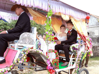 9X xứ Nghệ rước dâu bằng xe ngựa: '"Muốn vợ em ấn tượng dù tốn kém"