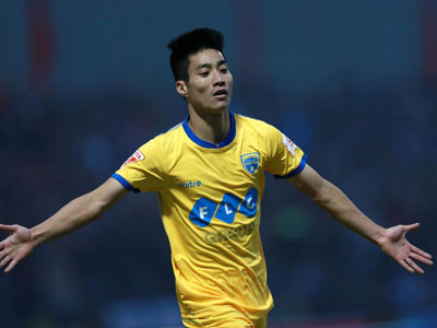 Thanh Hoá đánh bại TP HCM nhờ bàn thắng phút bù giờ