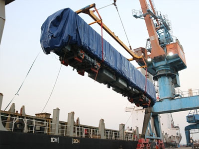 2 đầu máy đoàn tàu Cát Linh - Hà Đông cập cảng Hải Phòng