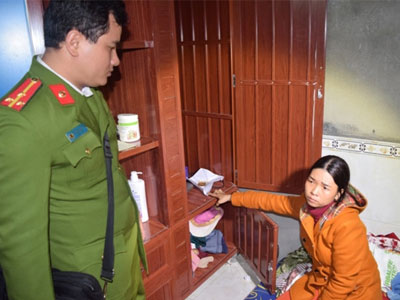 Hai học sinh cấp 2 mưu trí bắt "nữ quái" trộm tiệm vàng