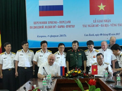 Hải quân Việt Nam tiếp nhận tàu ngầm Kilo Bà Rịa Vũng Tàu