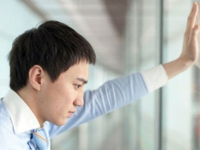 Làm trai bao để kiếm bộn tiền nhưng tôi lại lỡ có tình cảm thật