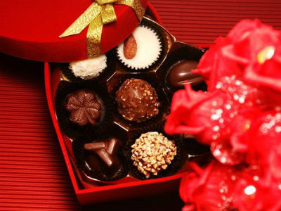 Lo con trai ế, mẹ mua 3 triệu đồng chocolate đi tặng hộ