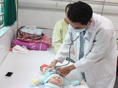 Nhiều bệnh nhi mắc ho gà có biến chứng nặng phải nhập viện