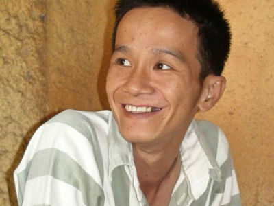 Nụ cười khó hiểu của nghi can giết cô gái xăm hoa hồng