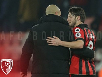 Pep Guardiola có hành động đáng ngưỡng mộ với cầu thủ Bournemouth