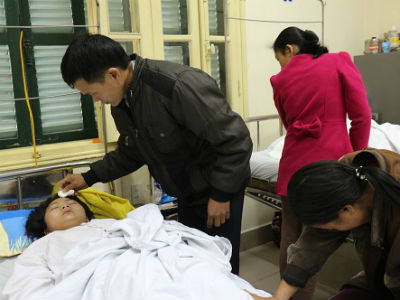 Sau cơn đau đầu, bé gái 15 tuổi đi khám bất ngờ phát hiện u não biến chứng mù mắt