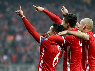 Bayern Munich 5-1 Arsenal: "Pháo thủ" bị vùi dập thê thảm, thua 5 bàn là còn may!