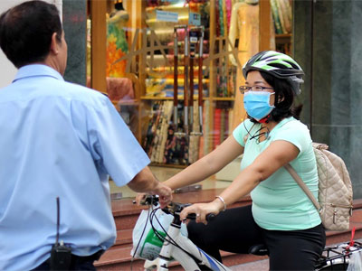 Đi xe đạp lên vỉa hè cũng bị phạt