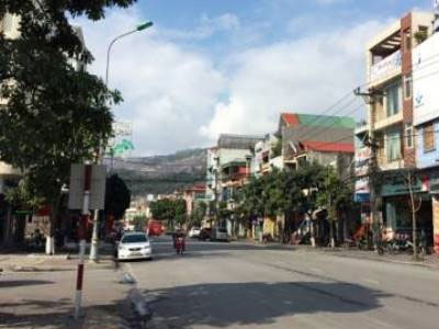 Quảng Ninh thu phí xe ôtô đỗ dưới lòng đường