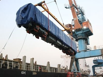 Tàu Cát Linh – Hà Đông về Hà Nội vào ban đêm để tránh tắc đường