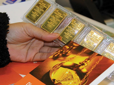 Giá vàng SJC đi xuống ngày cuối tuần