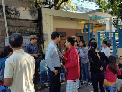 Đầu năm, người Sài Gòn “rồng rắn” kéo nhau đi ... đòi nhà