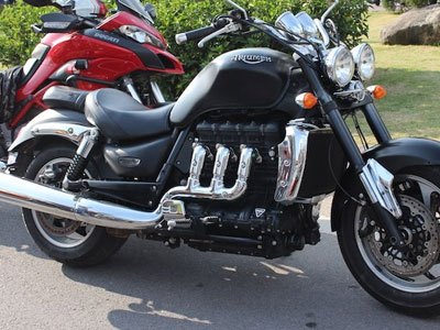 Cận cảnh môtô “khủng” Triumph Rocket III tại Việt Nam