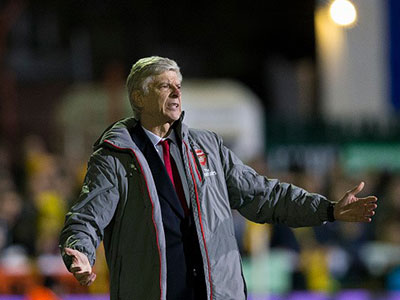 Arsene Wenger muốn được như Sir Alex Ferguson