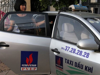 Doanh nghiệp chật vật tìm cửa cạnh tranh với Uber, Grab