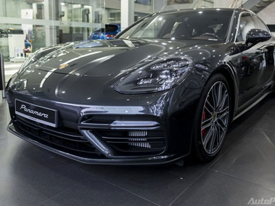 Porsche Panamera 2017 giá hơn 12 tỷ Đồng đầu tiên xuất hiện tại Việt Nam
