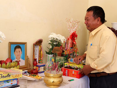 Bác sĩ đứng nhìn bé trai 13 tuổi co giật, sau đó tử vong!