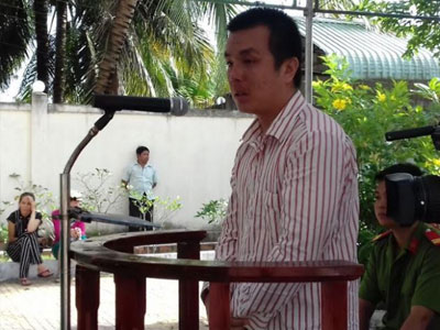 Bị đánh nhập viện vì không trả tiền nhậu