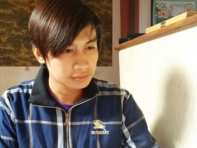 Bị khởi tố vì ném mũ bảo hiểm vào người khác
