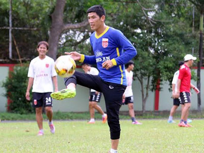 Công Vinh xót thương Minh Nhựt: "Án phạt không có tình người!"