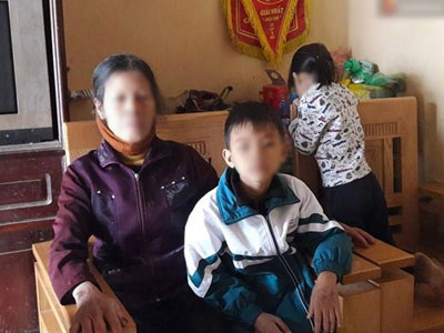 Hà Nội: 29 học sinh nổi ngứa, dị ứng sau khi nhà trường phun thuốc diệt muỗi tại lớp học
