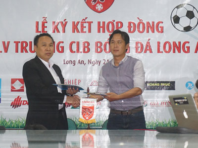 Minh Phương ra mắt, muốn "làm gỏi" HAGL tặng CĐV Long An
