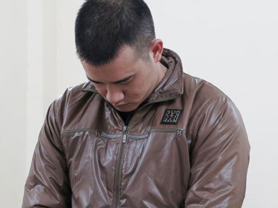 Mượn 3 ôtô của bạn đi cầm cố, bán lấy tiền tiêu xài
